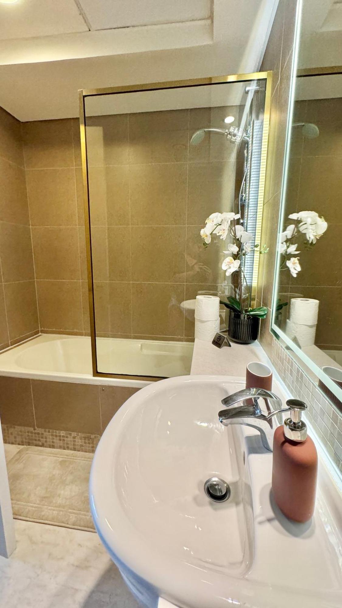 Apartment Luxury Spacious - 1 Bedroom - Sky Gardens Difc - Heart Of Trade Centre And Mall Dubai