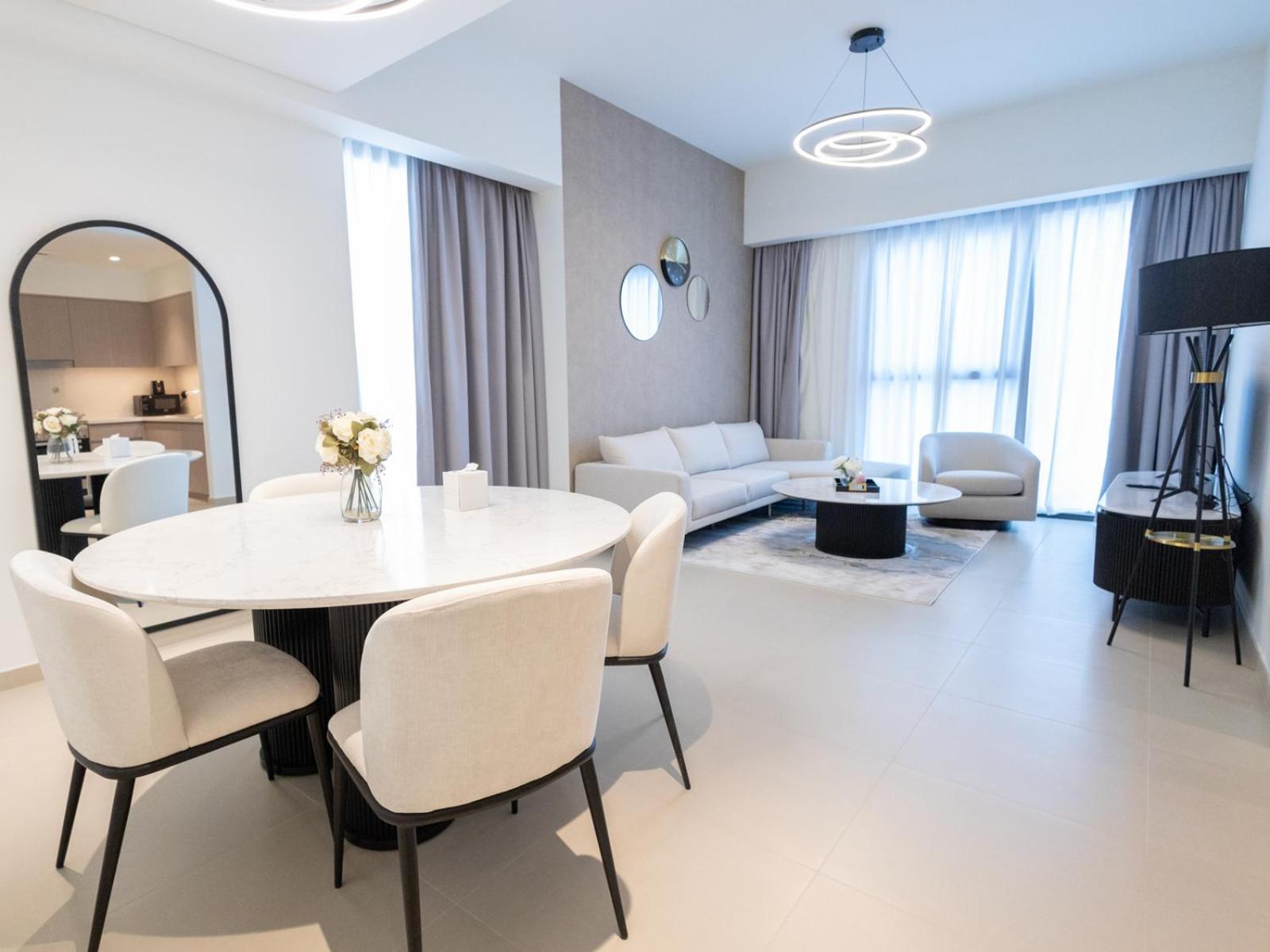 Mh - Burj View - Act Tower -2br - Ref401 * Dubai