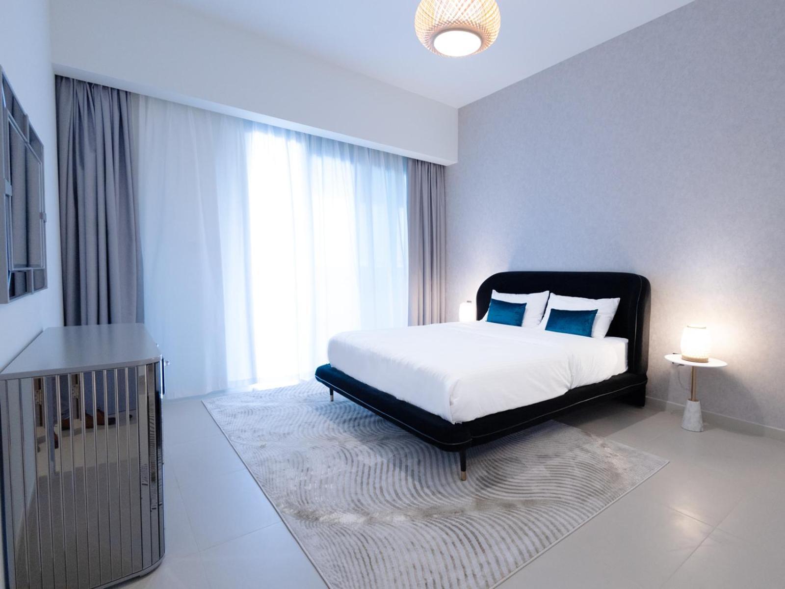 Mh - Burj View - Act Tower -2br - Ref401 * Dubai