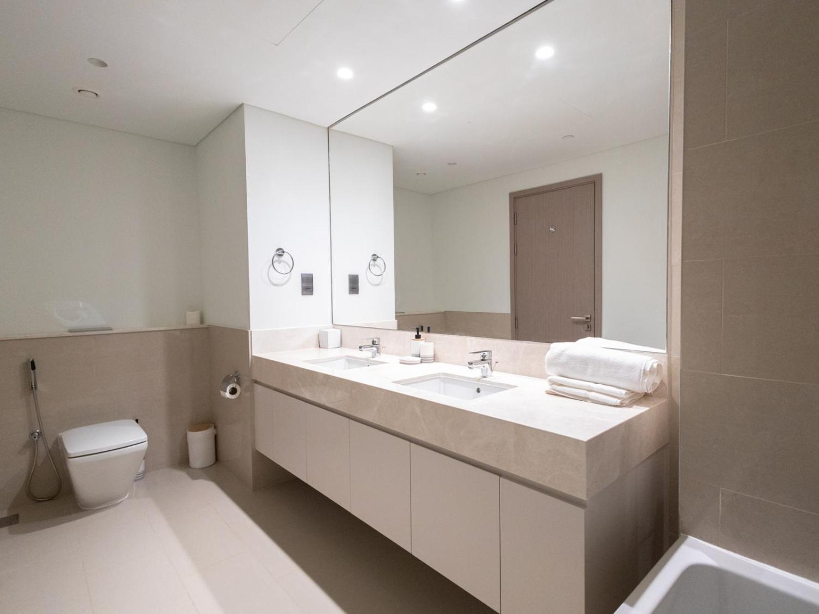 Mh - Burj View - Act Tower -2br - Ref401