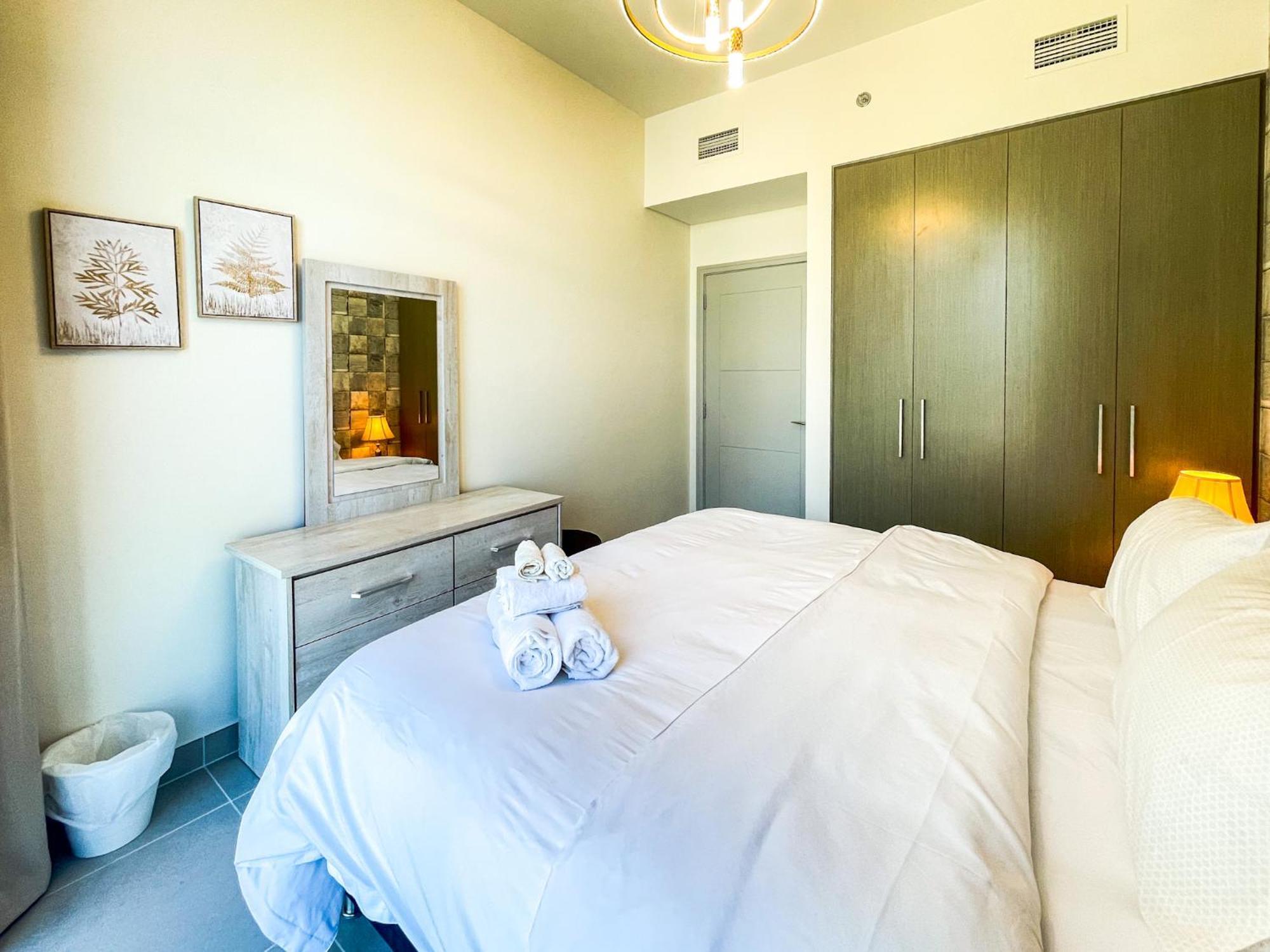 Cozy With Views Next To Burj Khalifa 166fo1-2 Dubai