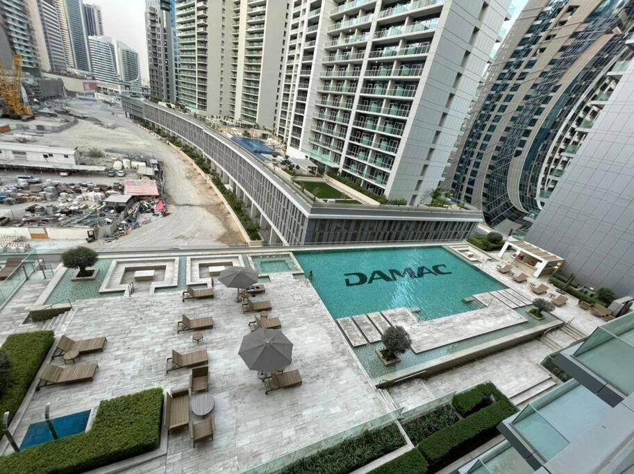 Quality Modern Damac Majestine Near Mall Apartment *