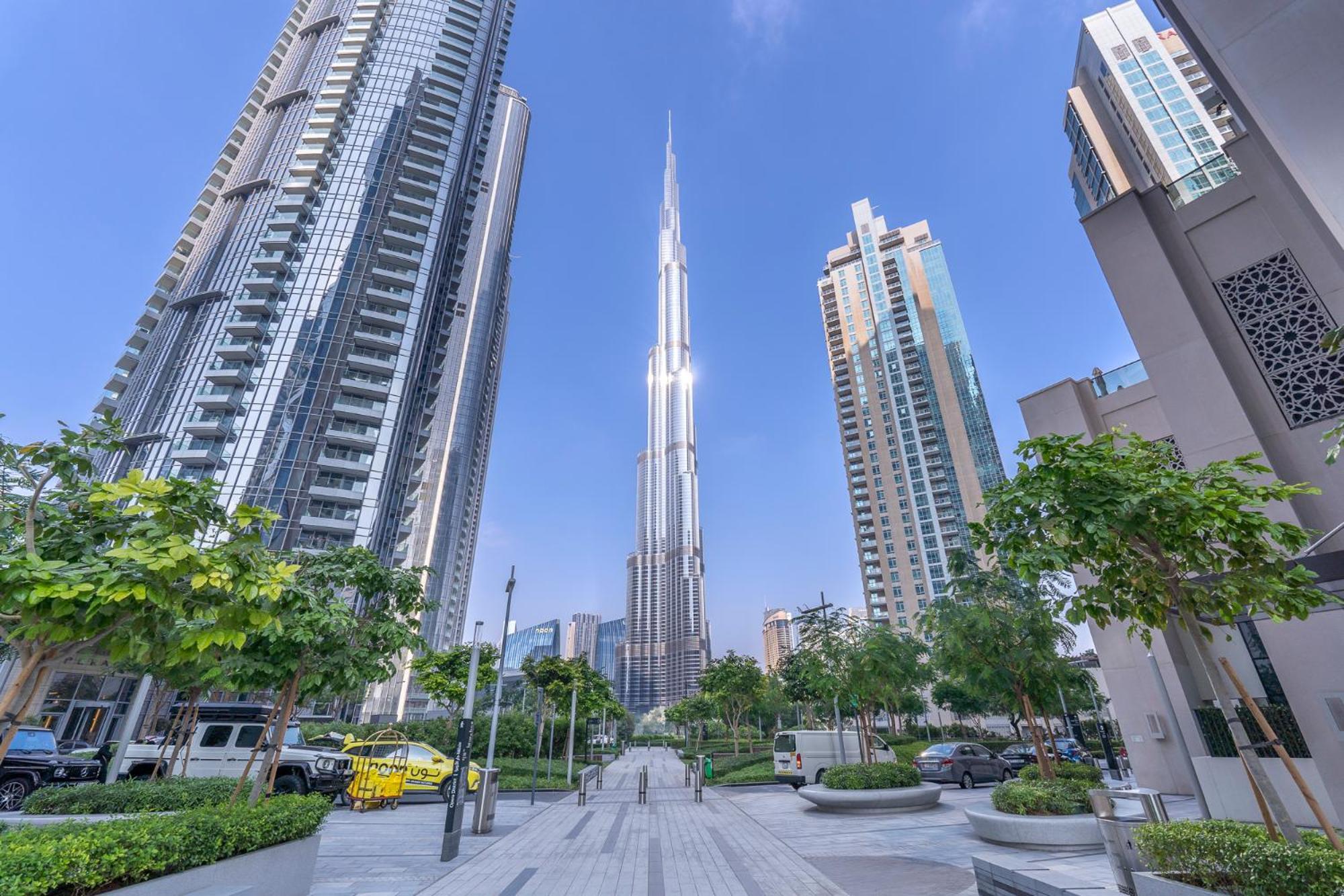 Chic Lux 2br I High Floor L By Burj Khalifa & Mall I Pool L Gym Apartment