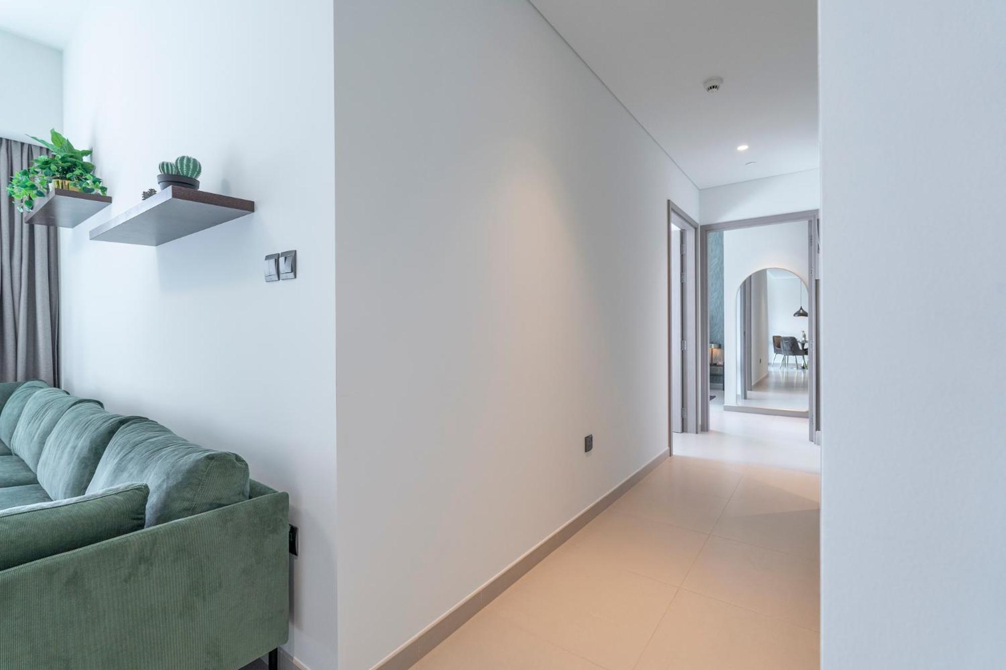 Chic Lux 2br I High Floor L By Burj Khalifa & Mall I Pool L Gym *
