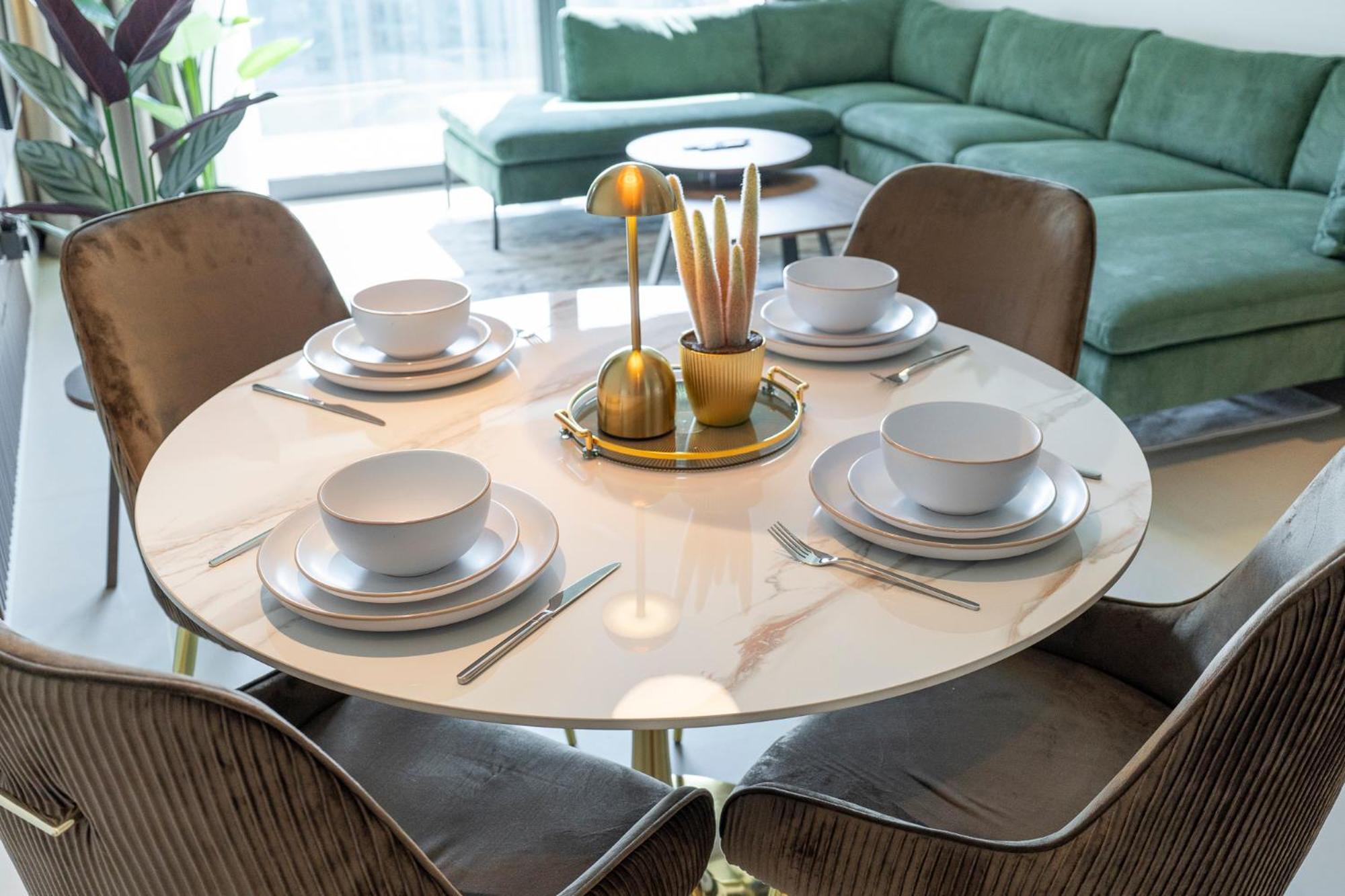 Apartment Chic Lux 2br I High Floor L By Burj Khalifa & Mall I Pool L Gym Dubai