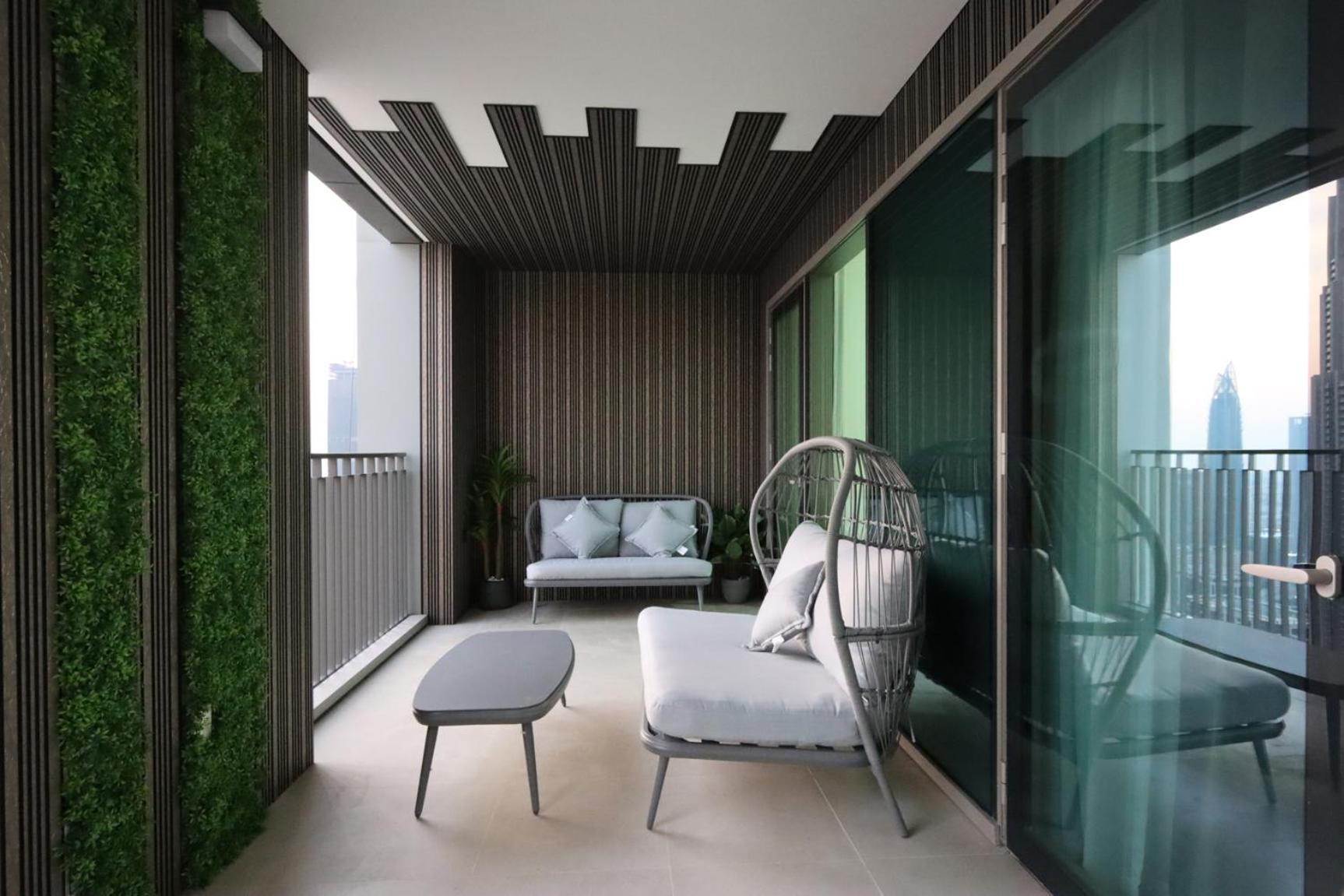 Livbnb - Elegant 3+1 W/ Burj View, Near Mall Apartment *