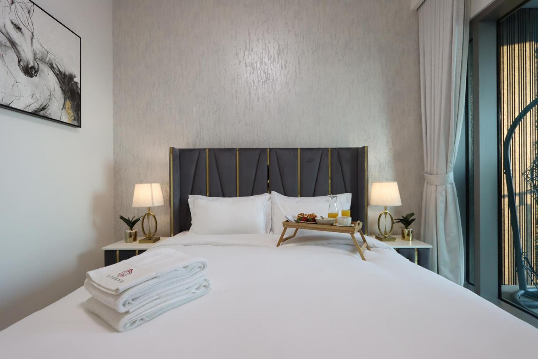 Livbnb - Elegant 3+1 W/ Burj View, Near Mall * Dubai