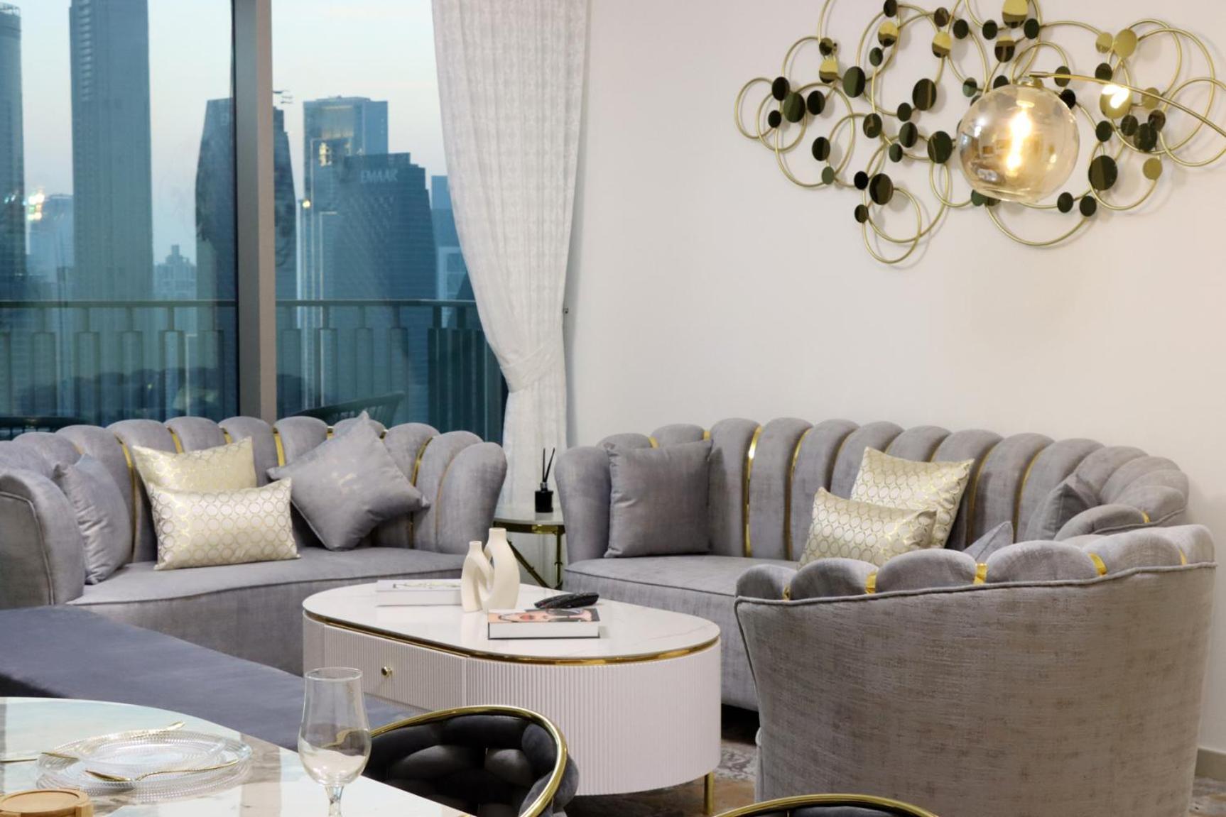 Apartment Livbnb - Elegant 3+1 W/ Burj View, Near Mall Dubai