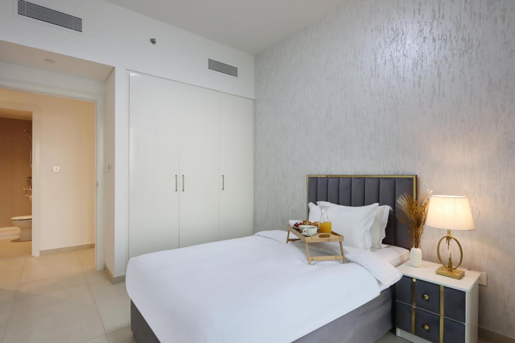 Apartment Livbnb - Elegant 3+1 W/ Burj View, Near Mall