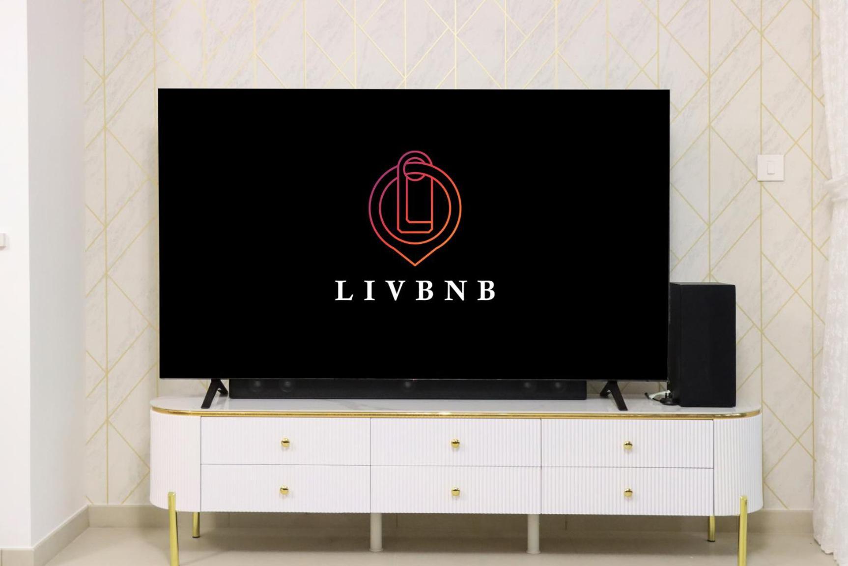 Livbnb - Elegant 3+1 W/ Burj View, Near Mall Apartment