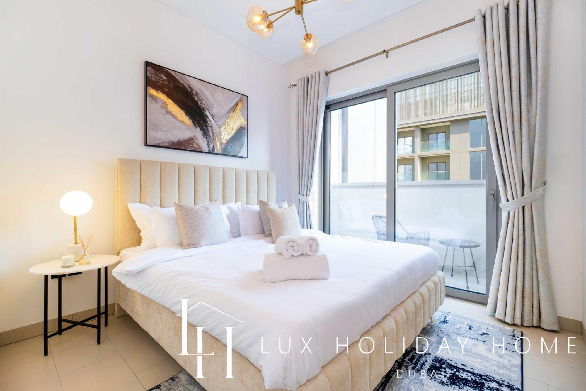 Lux The Executive Sobha 3 Apartment