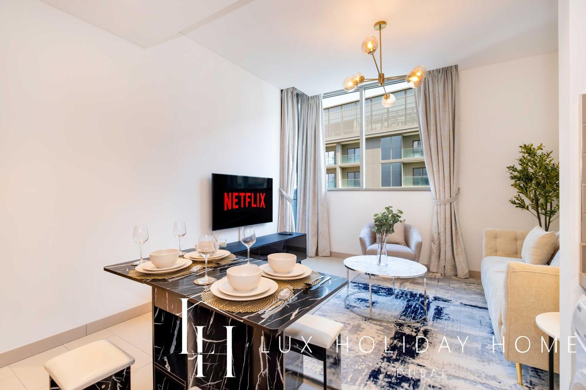 Lux The Executive Sobha 3