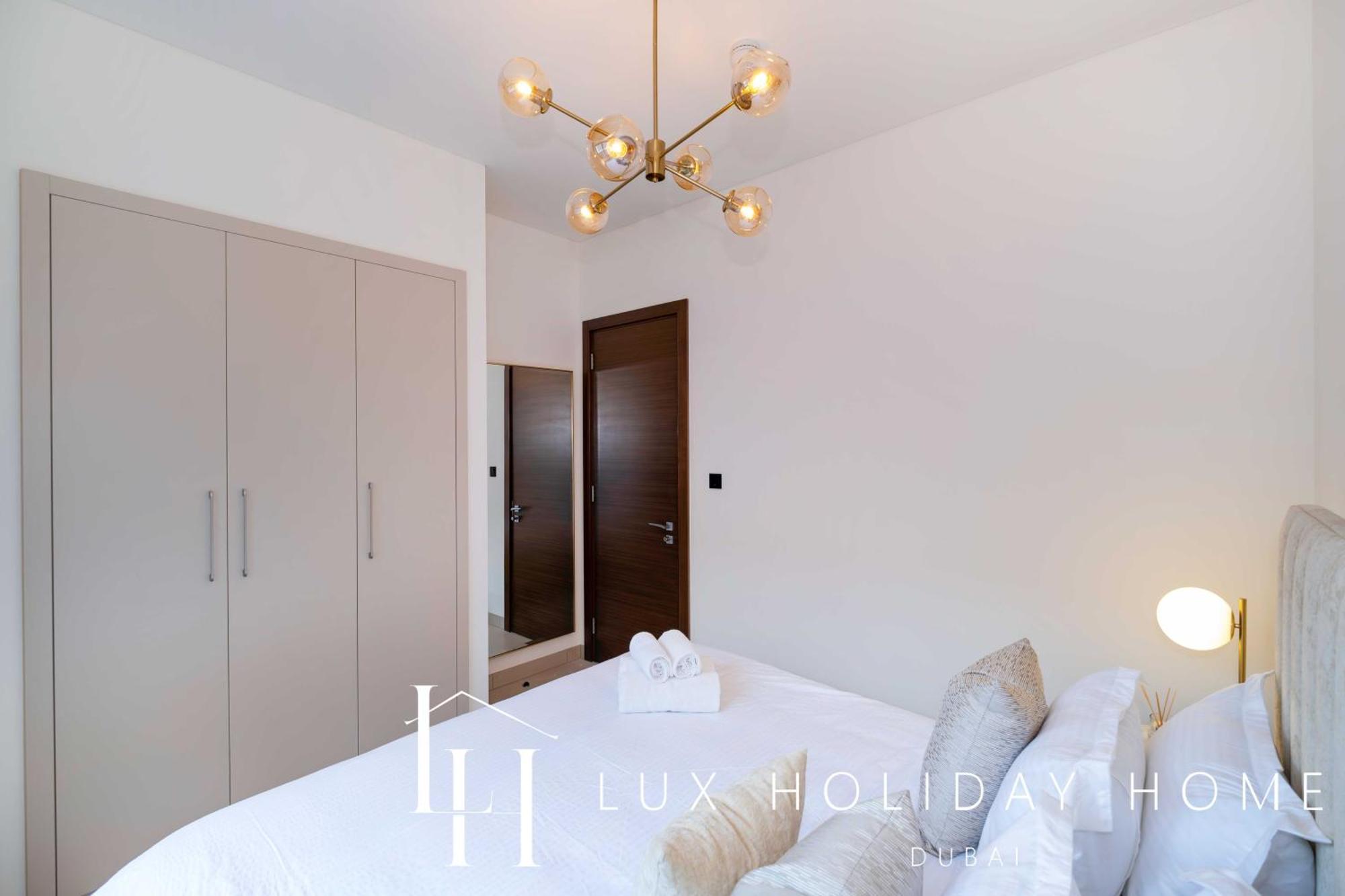 Lux The Executive Sobha 3 Apartment Dubai