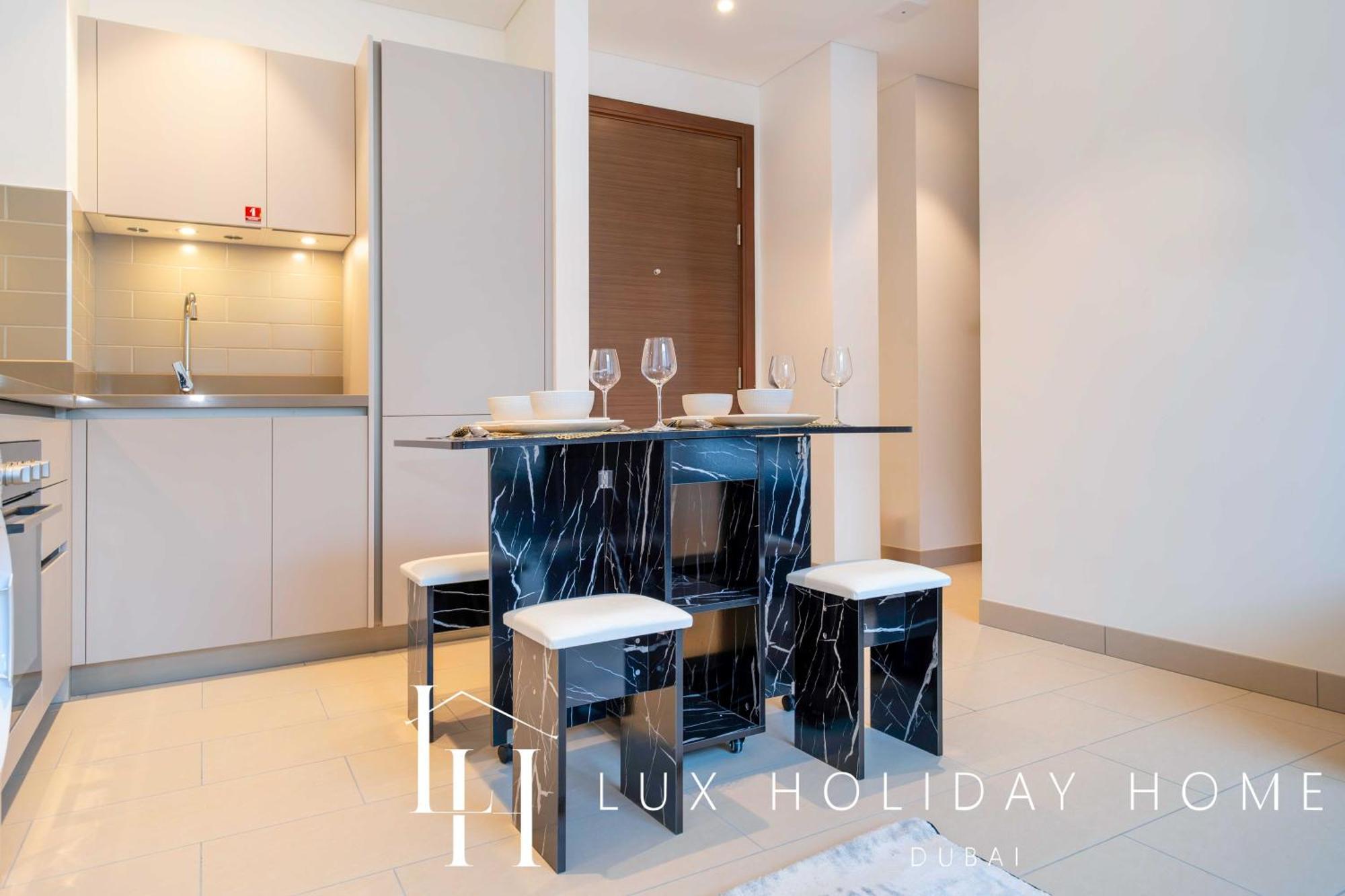 Lux The Executive Sobha 3 Dubai