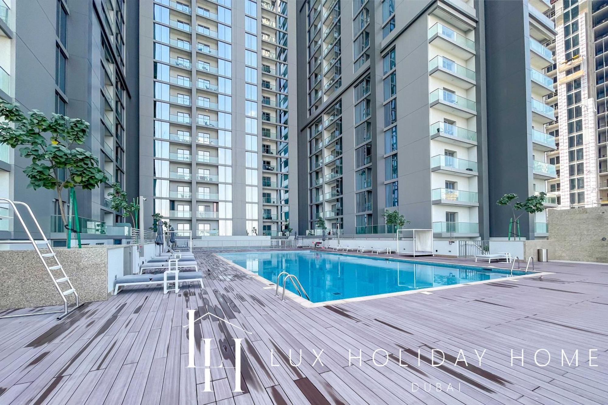 Lux The Executive Sobha 3
