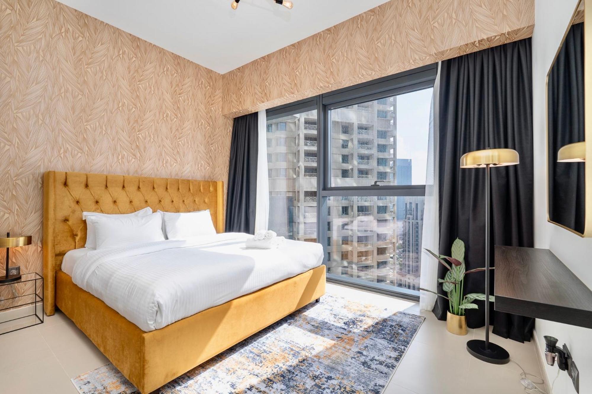 Chic Lux 2br I High Floor L By Burj Khalifa & Mall I Pool L Gym Apartment
