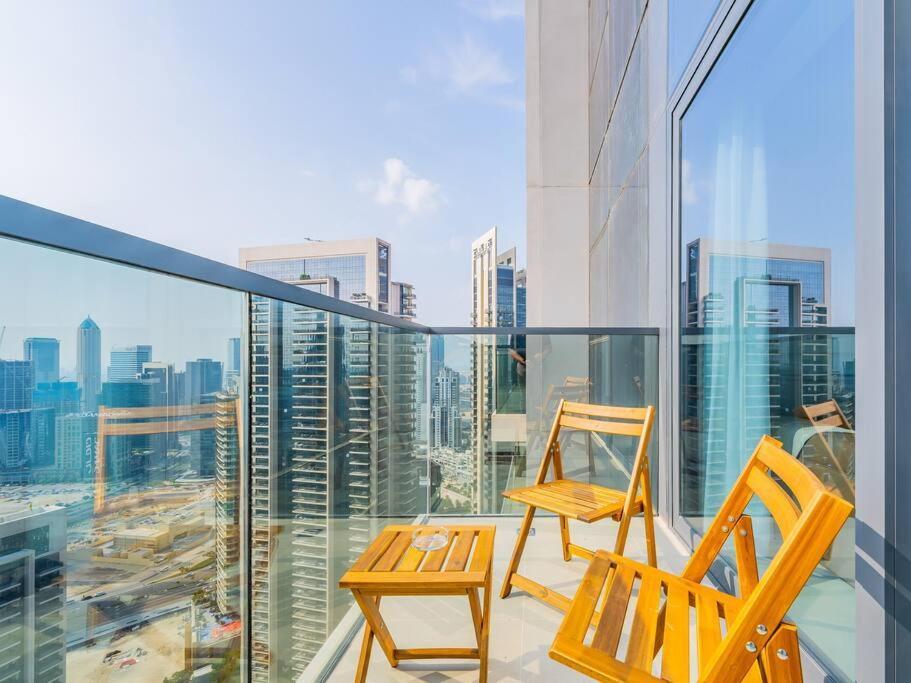 Charming Skyline View From Fancy Downtown Dubai