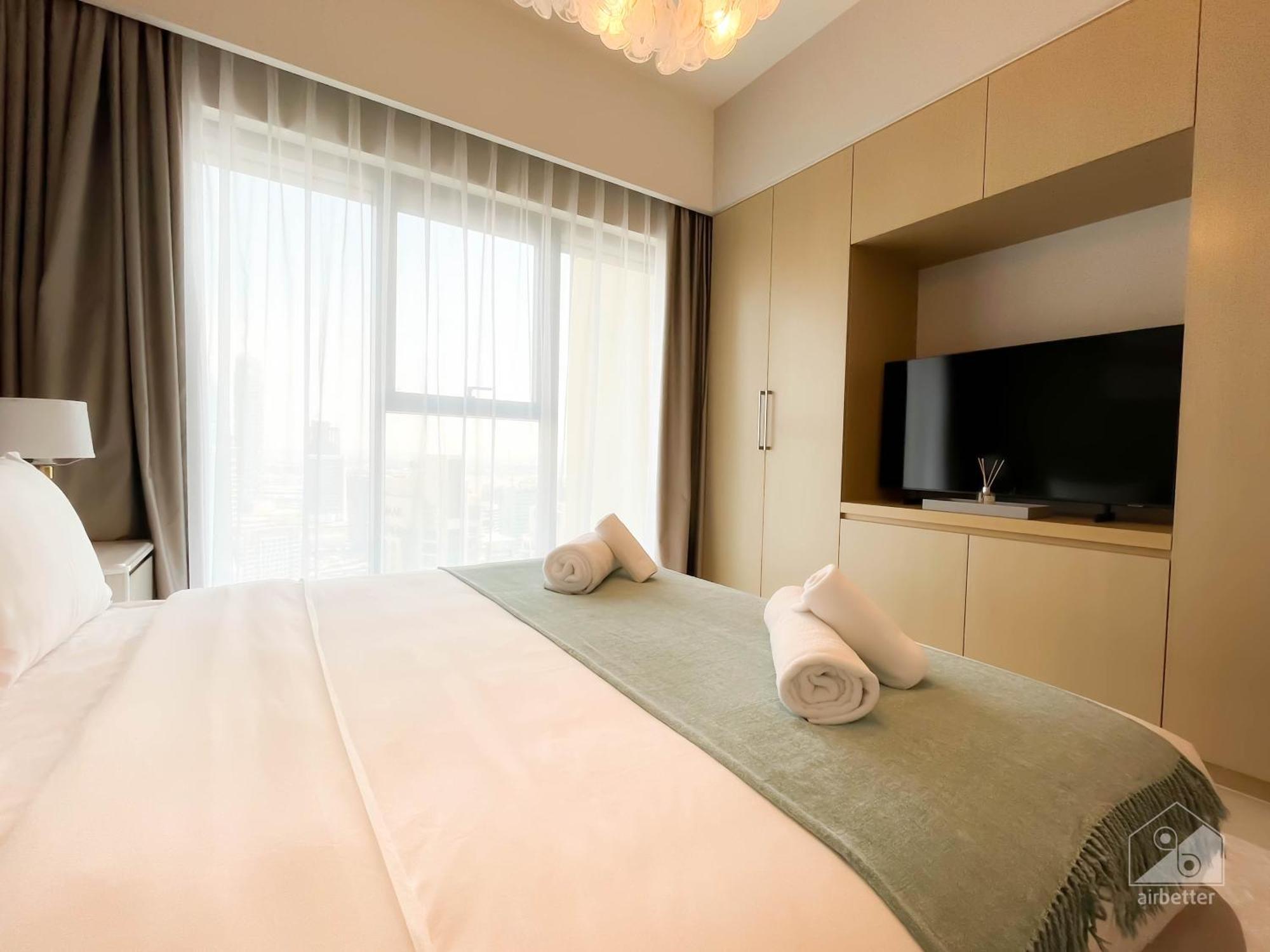 Burj Royale Luxury 1b Balcony & View Downtown