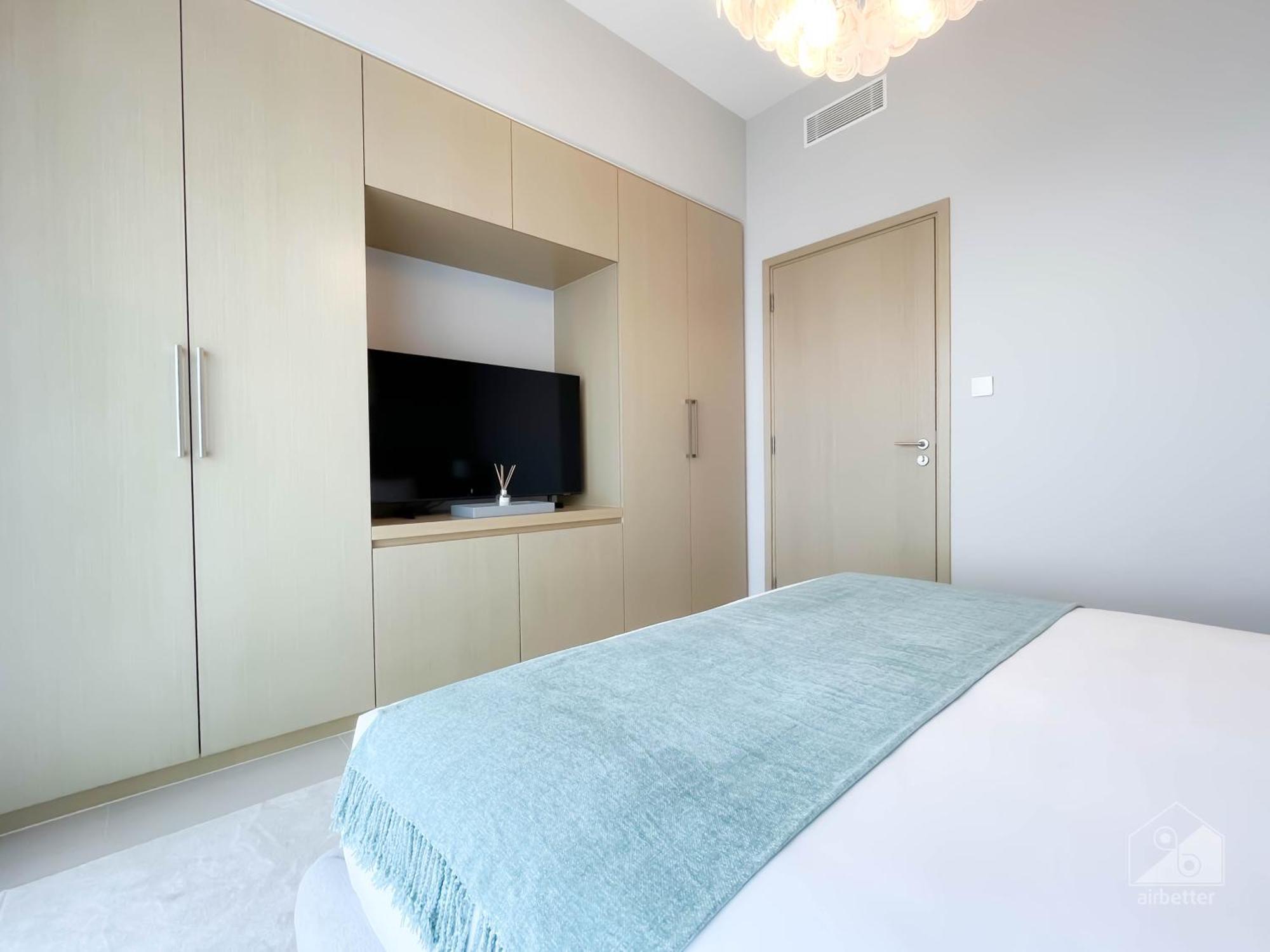 Burj Royale Luxury 1b Balcony & View Downtown * Dubai