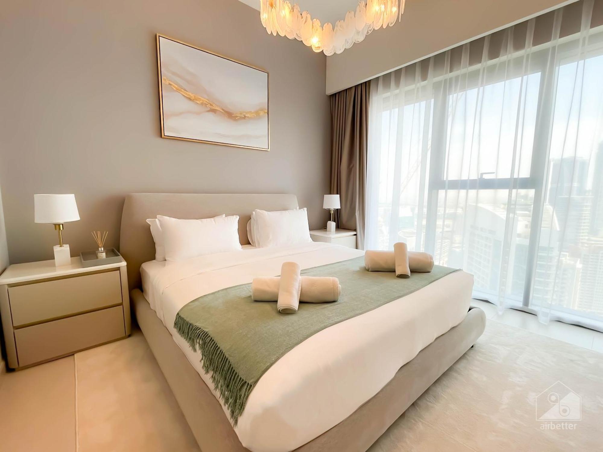 Burj Royale Luxury 1b Balcony & View Downtown Apartment Dubai