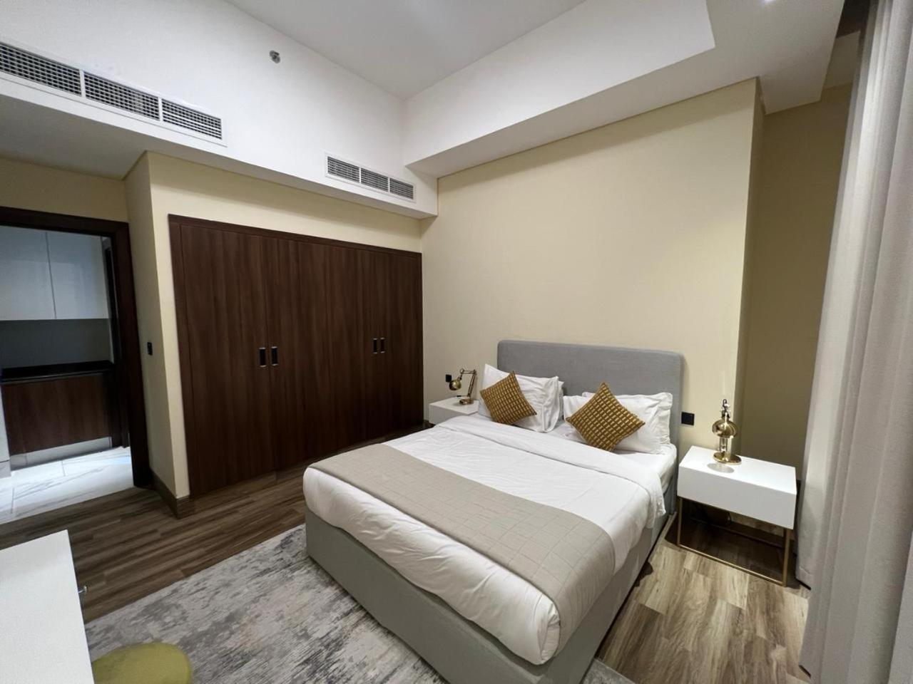 Apartment Elegant 1 Bedroom In J One Dubai