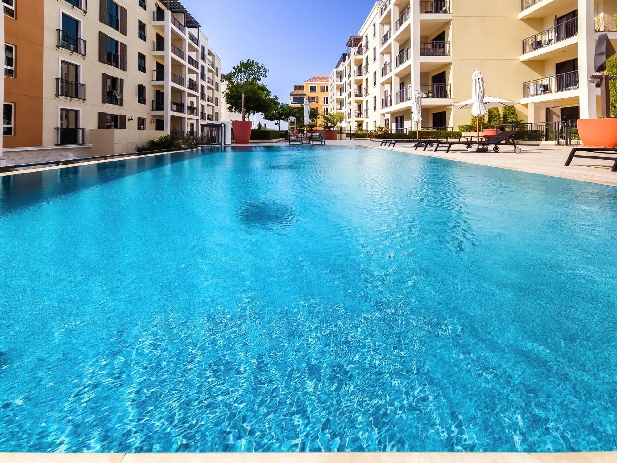 Apartment Sea View 3 Bd In La Near The Dubai
