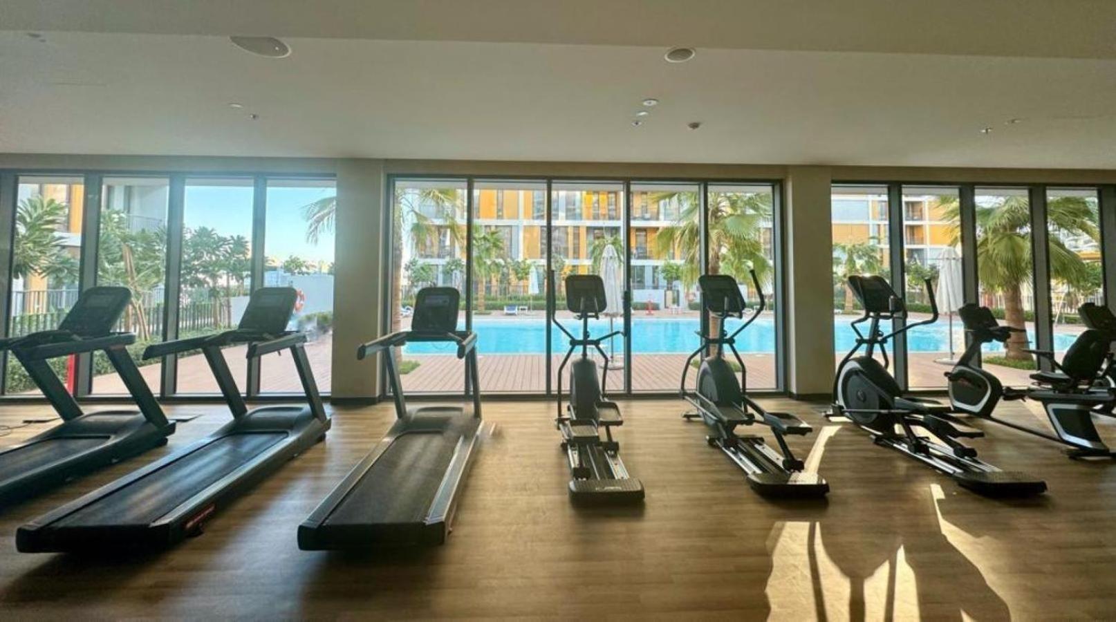 Modern 1-bedroom In Family-friendly With Swimming Pool, Gym & Free Parking. *