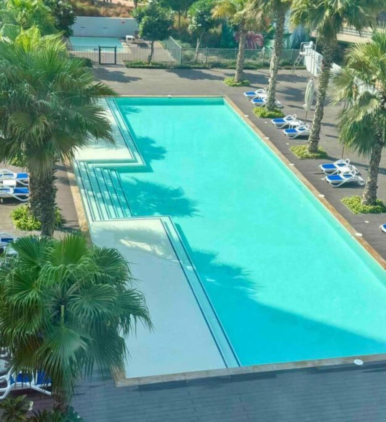 Modern 1-bedroom In Family-friendly With Swimming Pool, Gym & Free Parking. Apartment Dubai