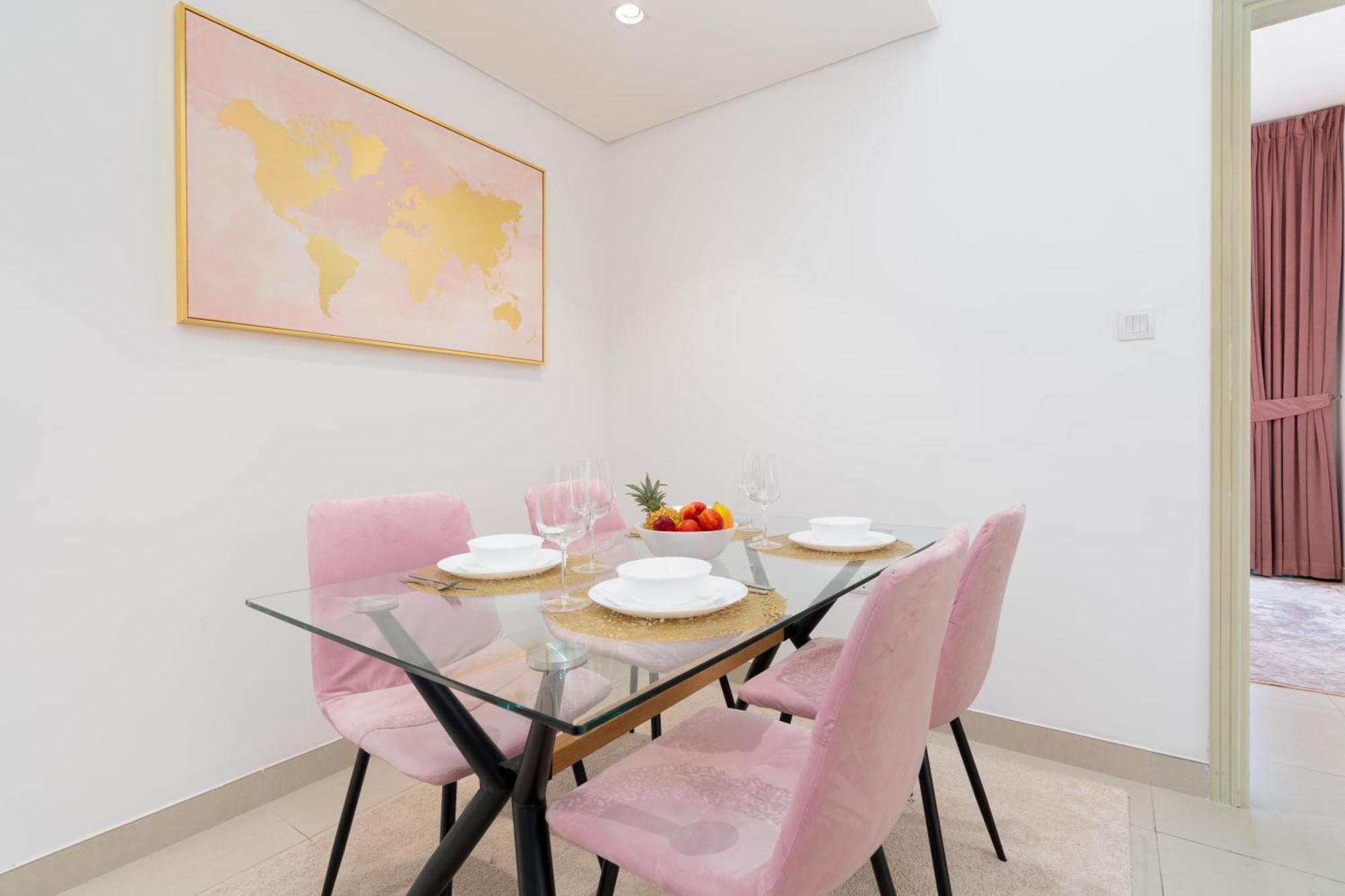 Modern 1-bedroom In Family-friendly With Swimming Pool, Gym & Free Parking. Apartment Dubai