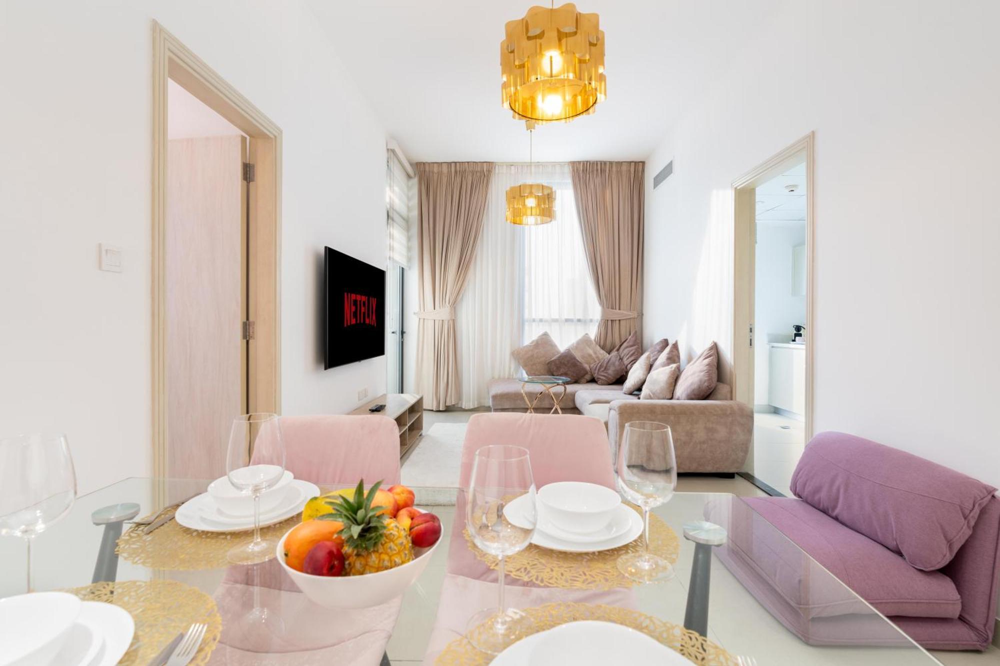 Modern 1-bedroom In Family-friendly With Swimming Pool, Gym & Free Parking. Dubai