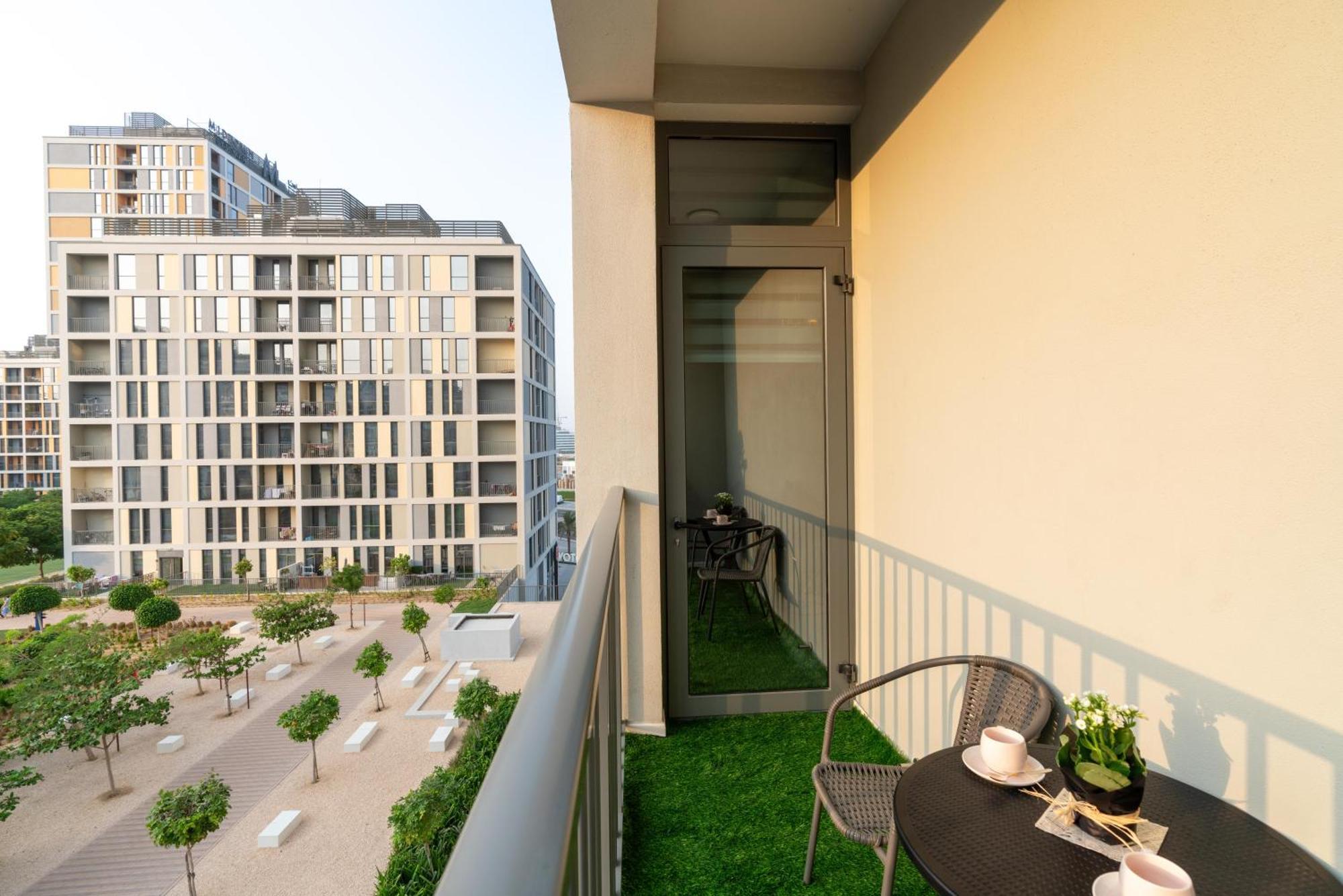 Modern 1-bedroom In Family-friendly With Swimming Pool, Gym & Free Parking. Apartment *