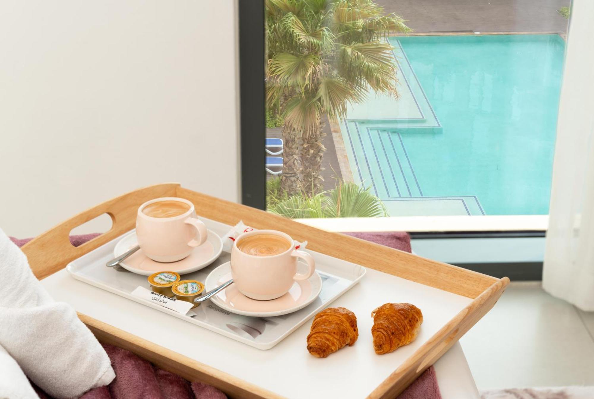 Apartment Modern 1-bedroom In Family-friendly With Swimming Pool, Gym & Free Parking. Dubai
