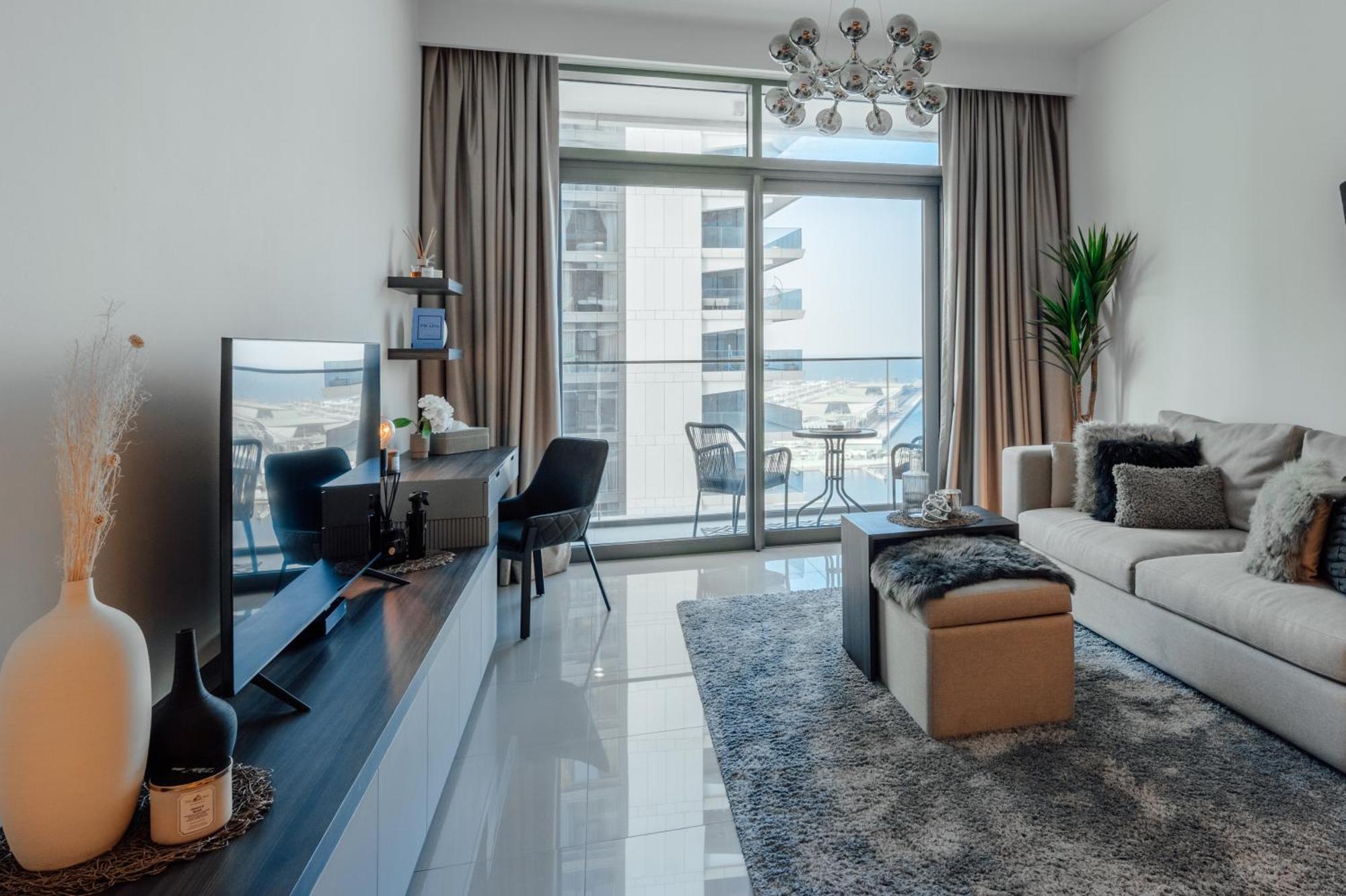 Apartment Offer! Opulent & Chic - 1br - Beachfront