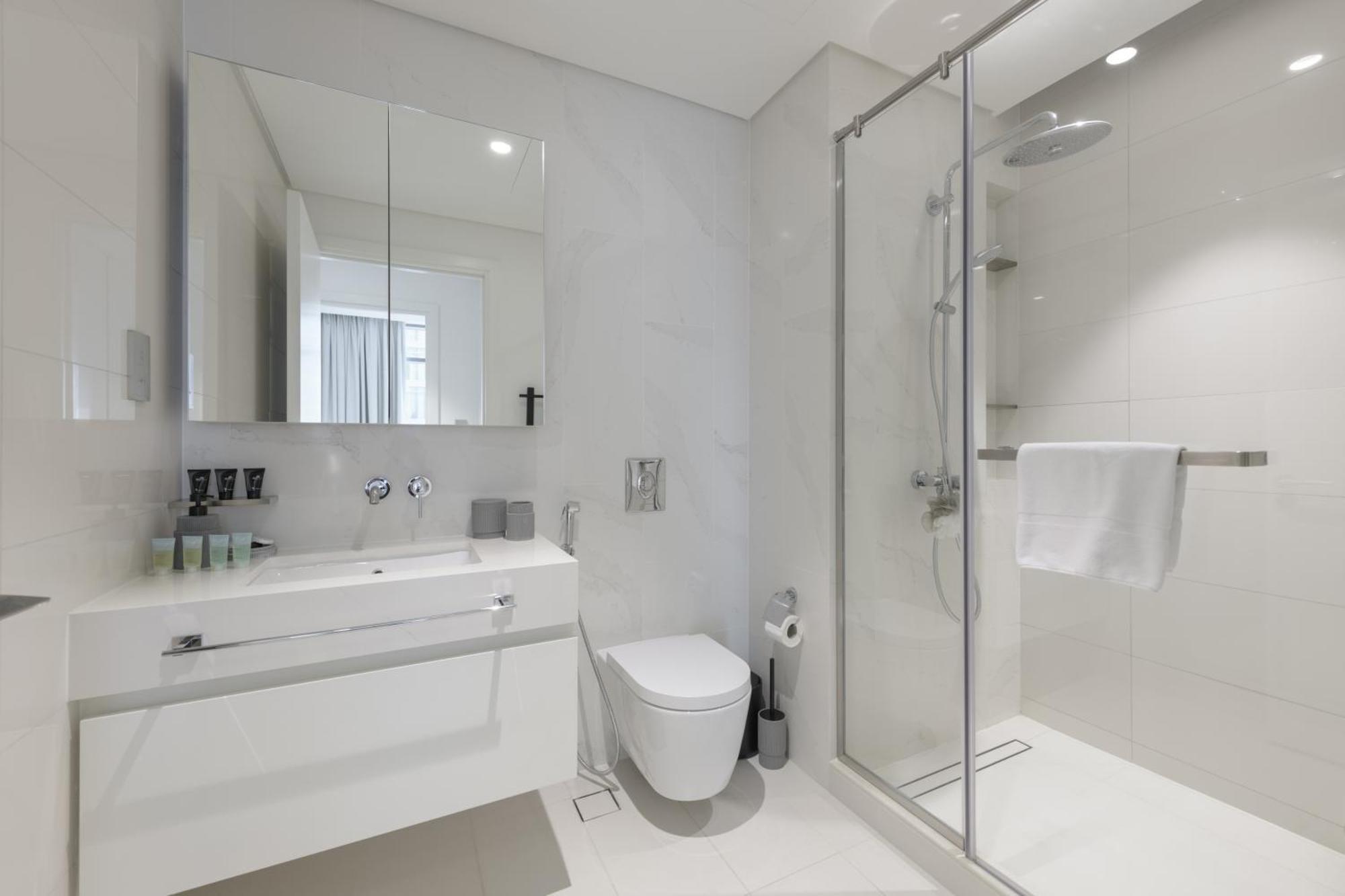 Apartment Offer! Opulent & Chic - 1br - Beachfront *