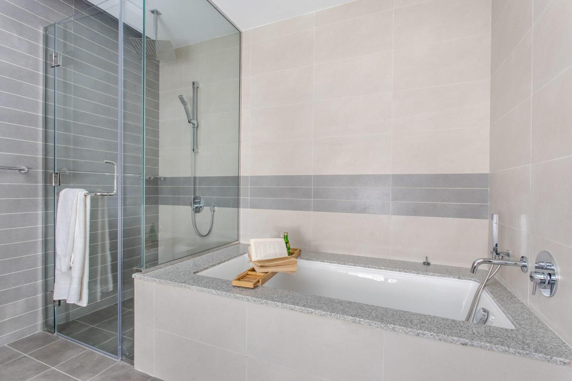Frank Porter - Park Gate Residences 1 Apartment