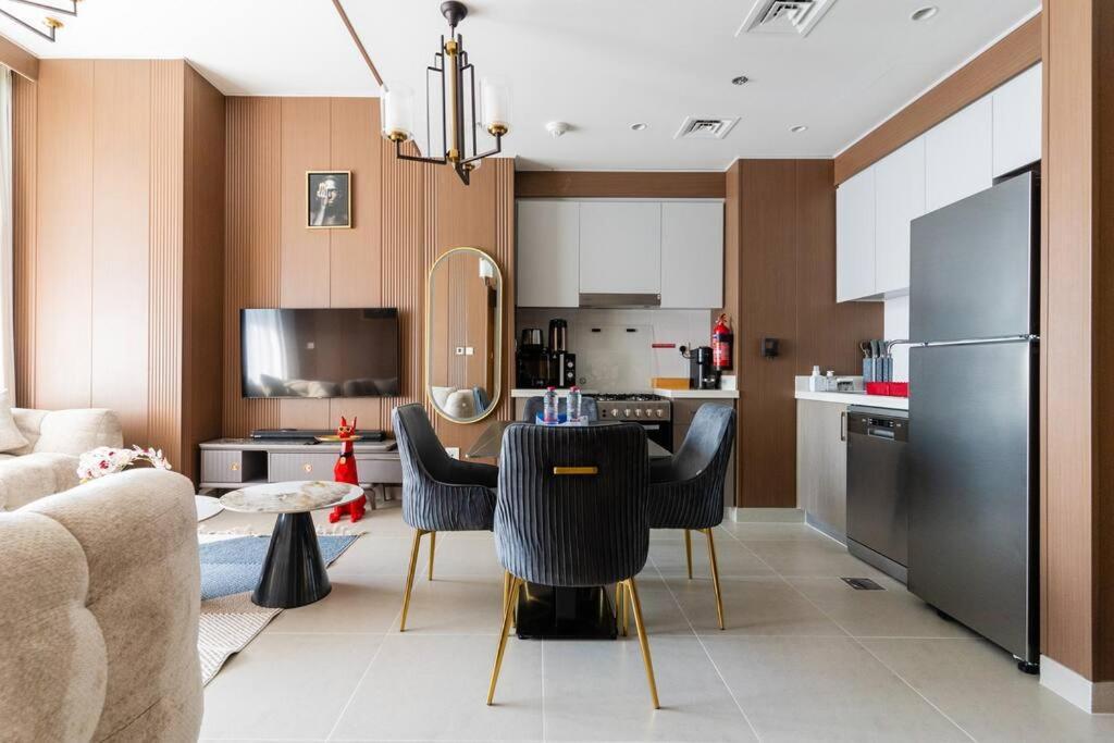 Stylish One Bedroom Next To Mall L Boulevard Apartment *