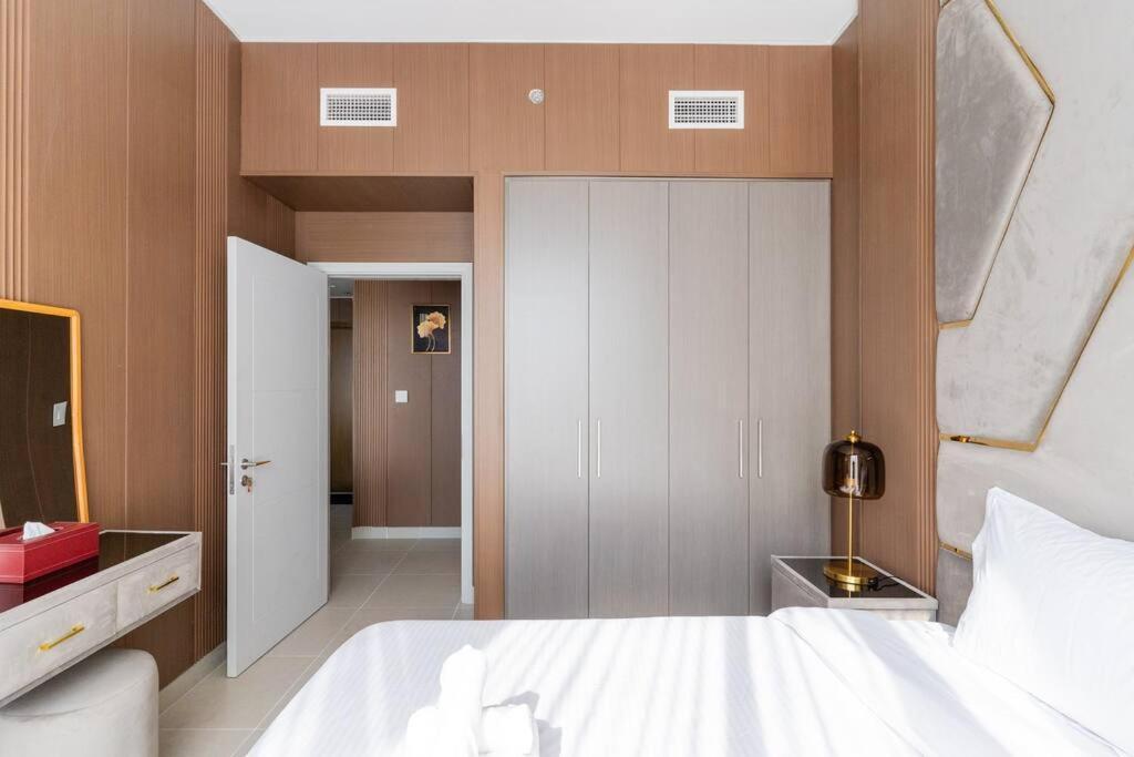 Stylish One Bedroom Next To Mall L Boulevard Apartment