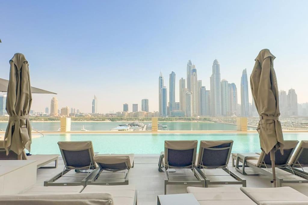 Beachfront Bliss - With Pool And Premium Amenities By Aya Boutique * Dubai