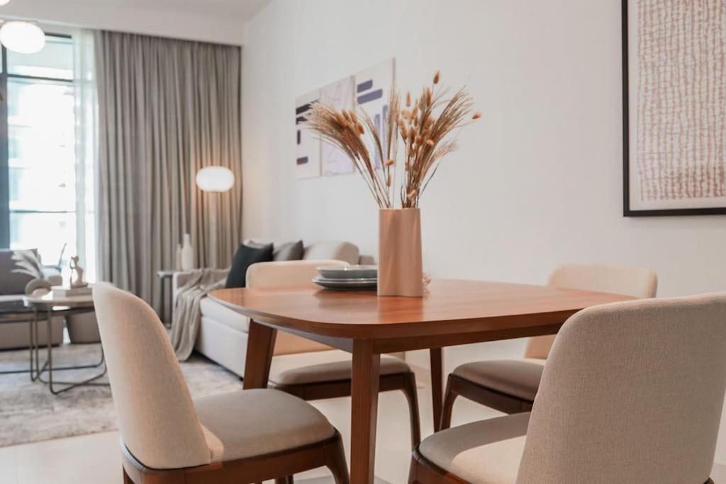 Beachfront Bliss - With Pool And Premium Amenities By Aya Boutique Apartment Dubai