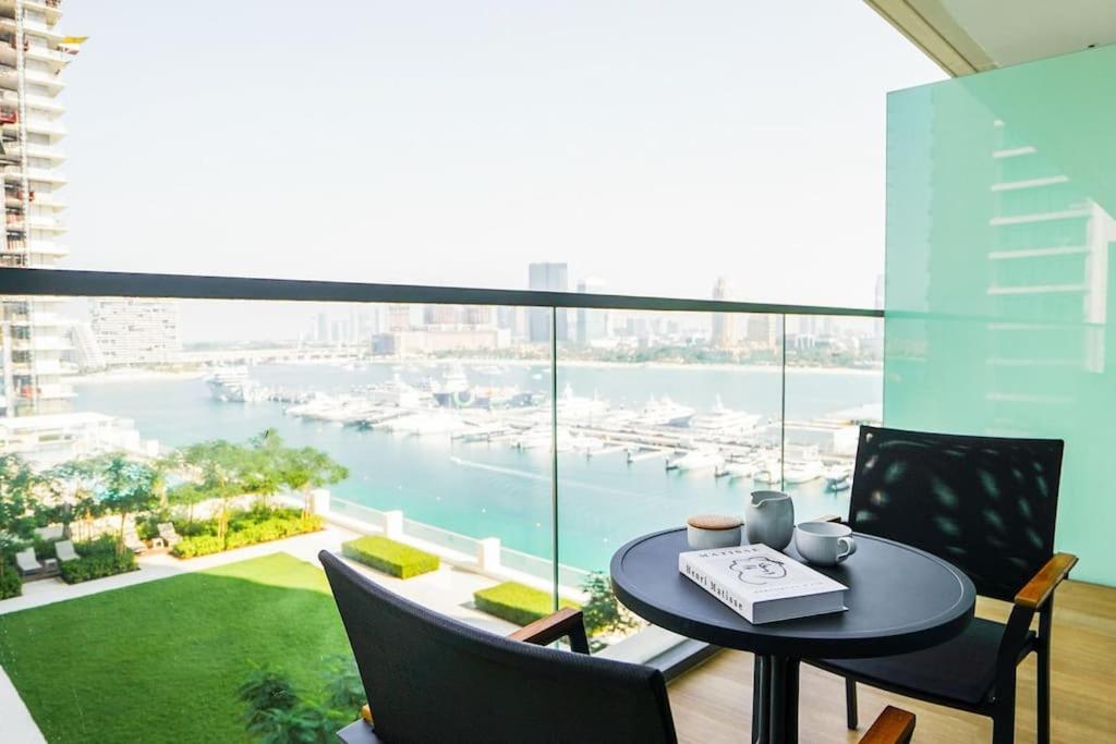 Apartment Beachfront Bliss - With Pool And Premium Amenities Dubai