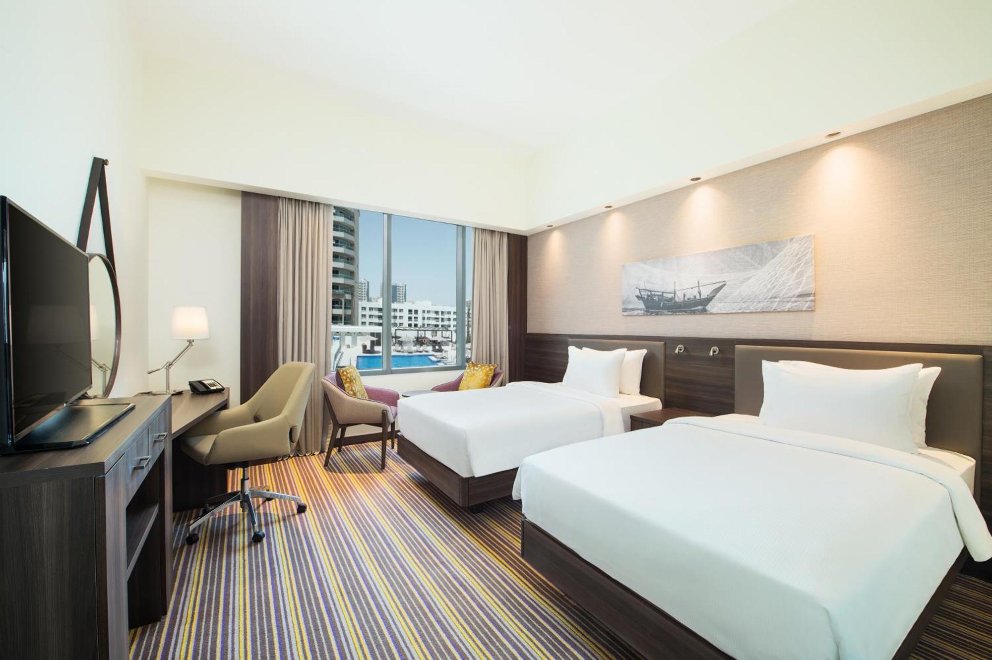 Hotel Hampton By Hilton Airport