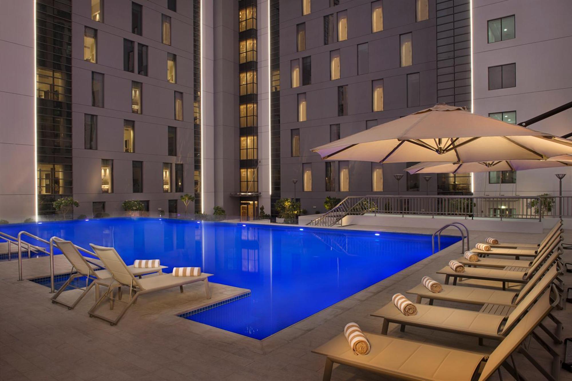 Hotel Hampton By Hilton Airport