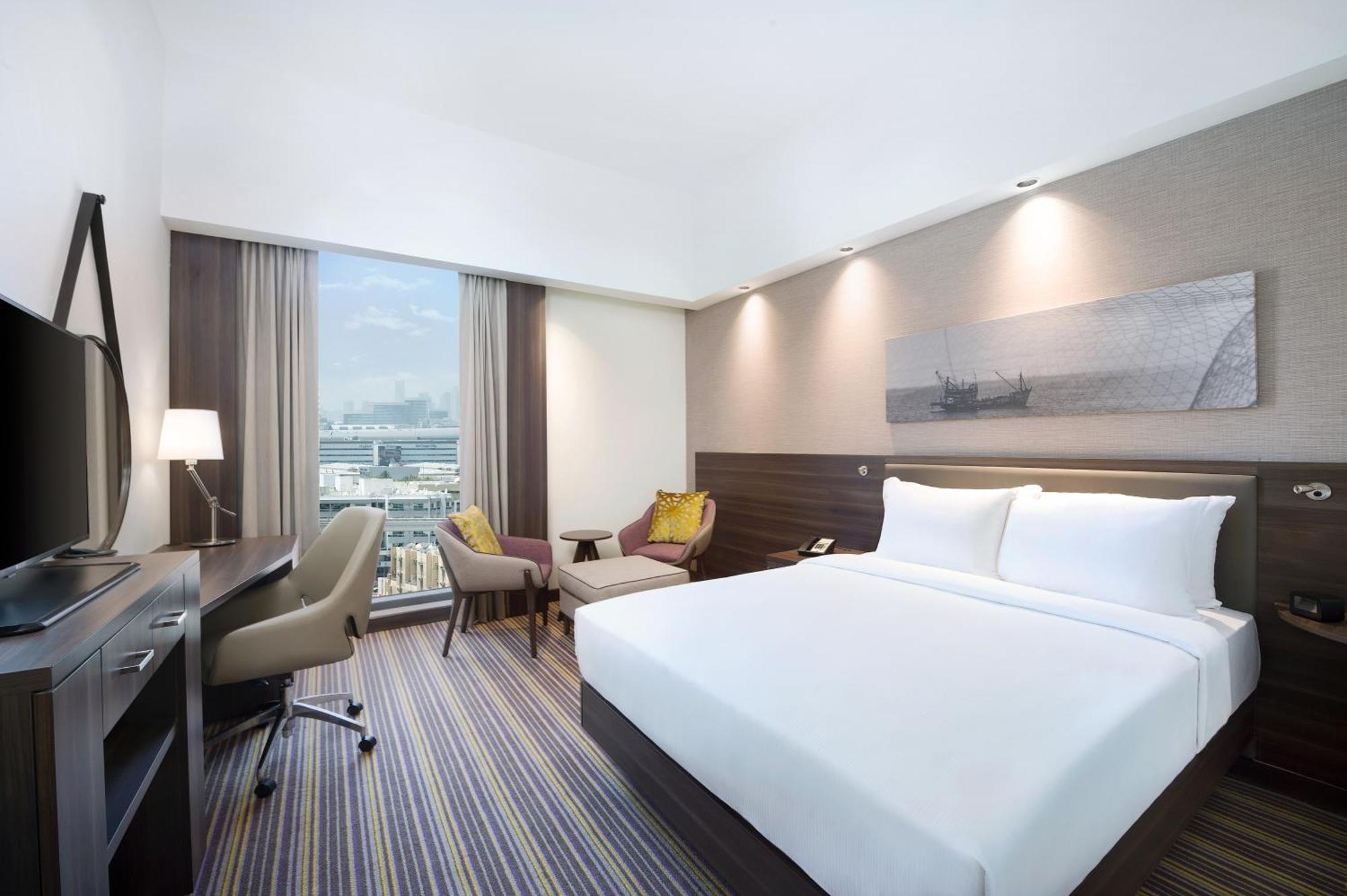 Hampton By Hilton Airport