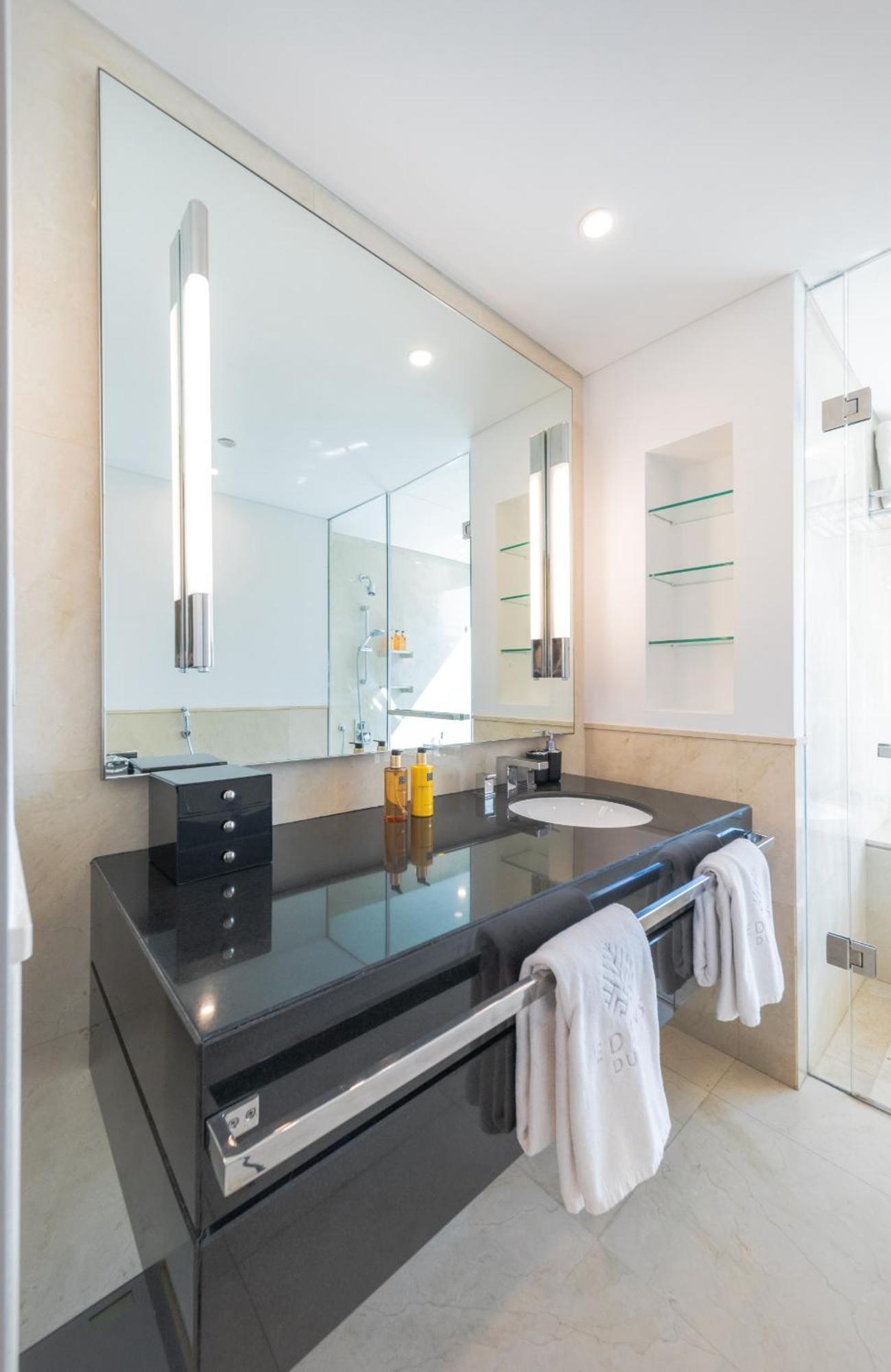 Apartment Eden's Homes & - Jw Marriott Marina Residences