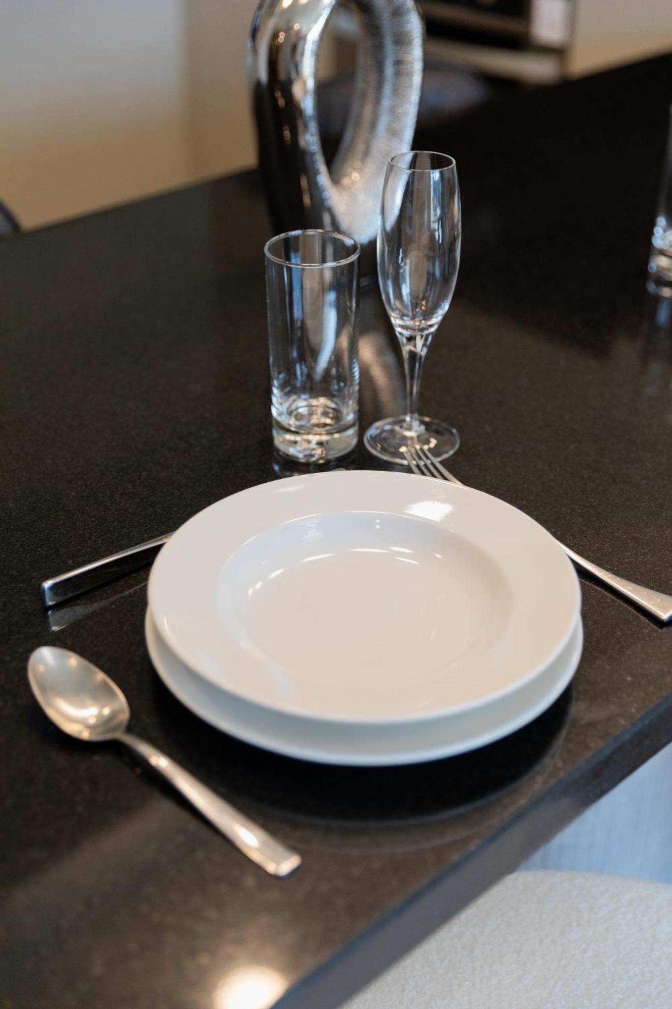 Eden's Homes & - Jw Marriott Marina Residences