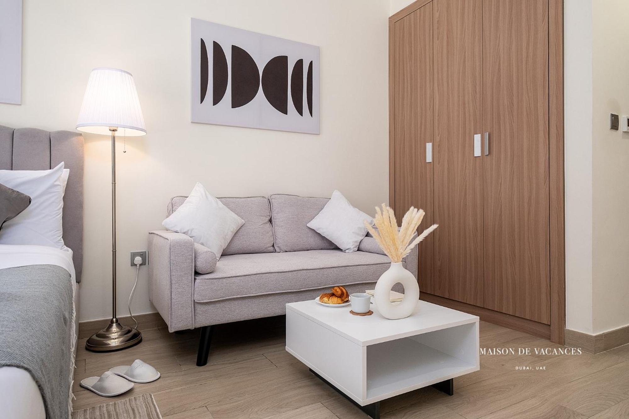 10mins From Mall With A Large Balcony Apartment *