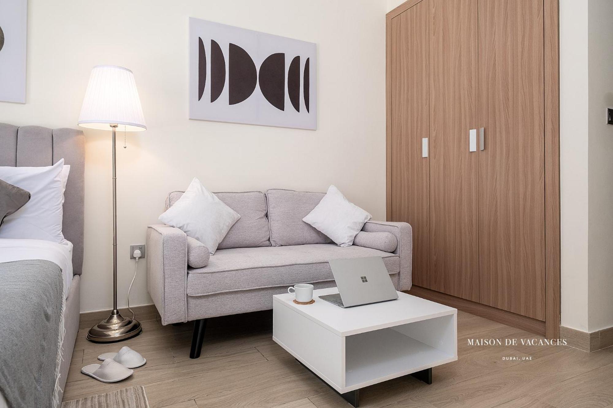 10mins From Mall With A Large Balcony Apartment Dubai