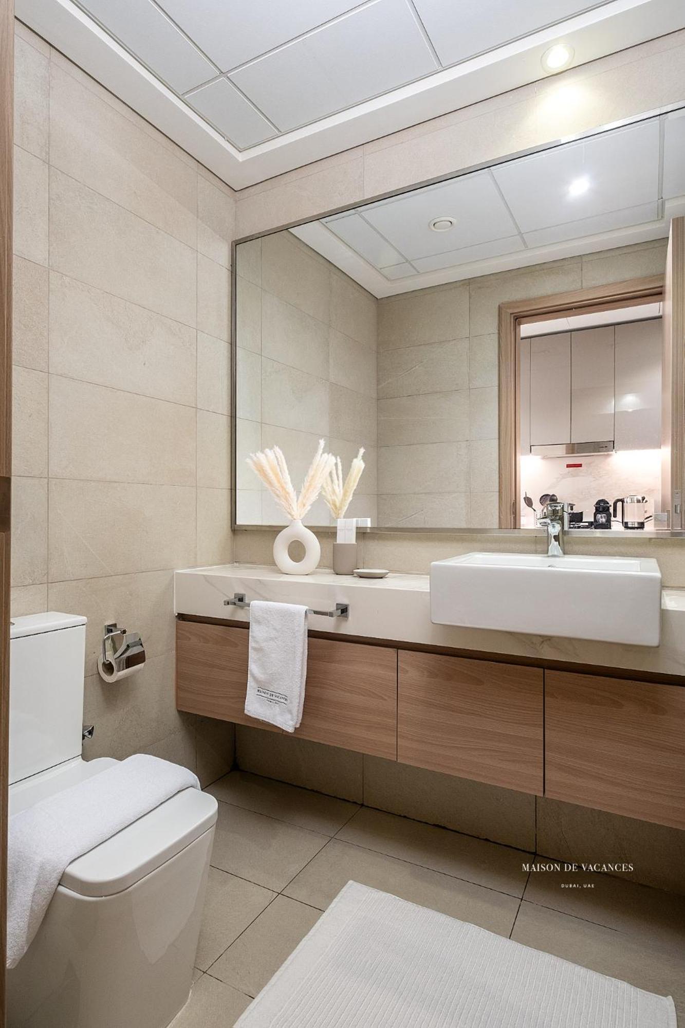 10mins From Mall With A Large Balcony * Dubai