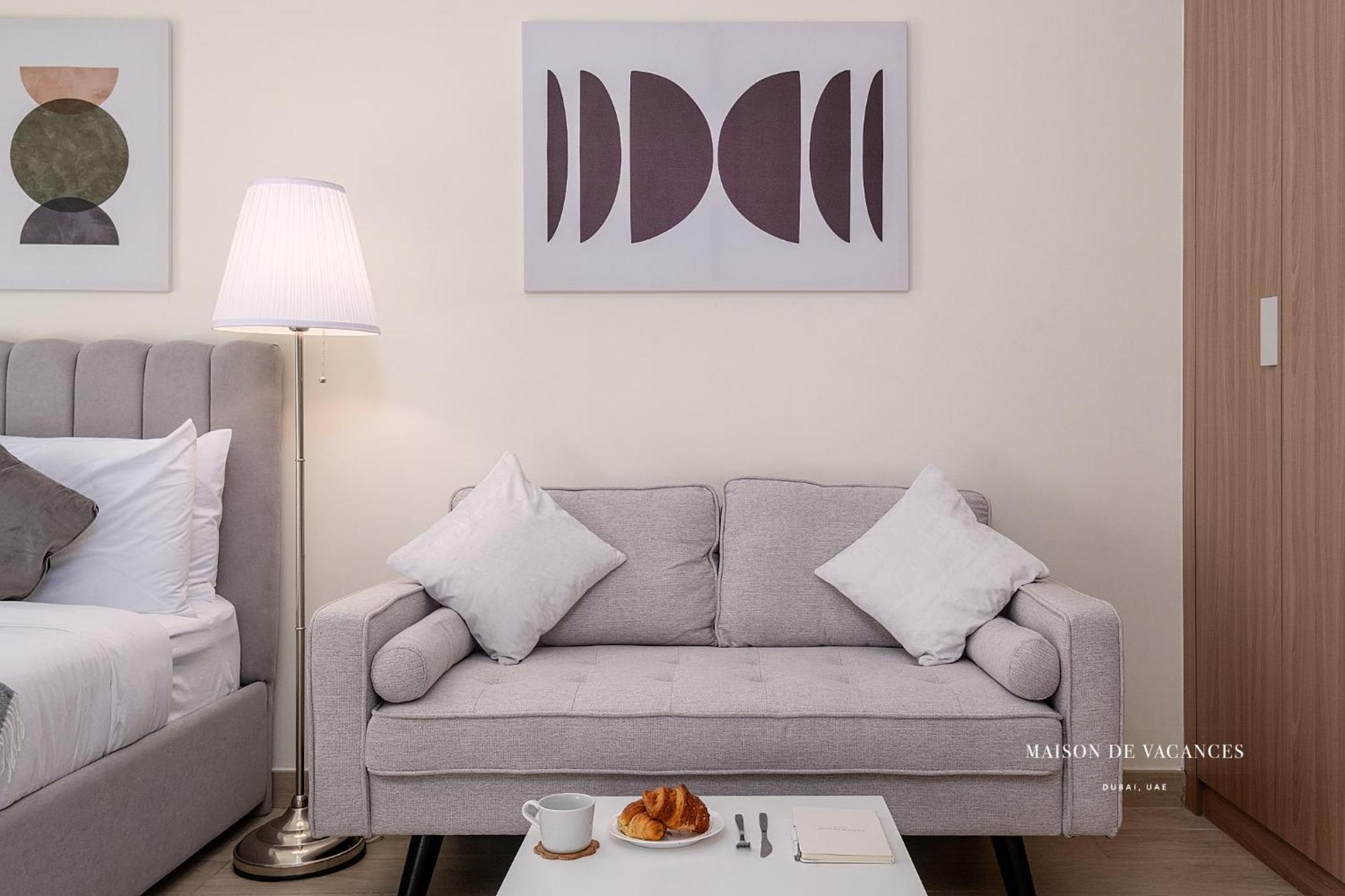 10mins From Mall With A Large Balcony Apartment Dubai