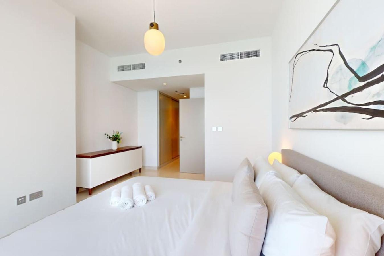 Isle - Gorgeous One Bedroom *